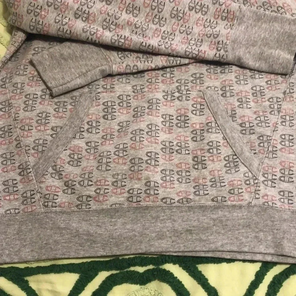 Champion hooded sweatshirt - Picture 2 of 8